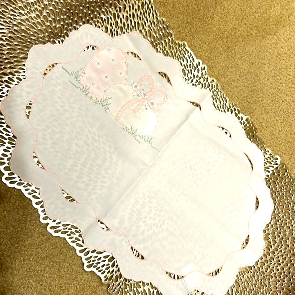 Easter table Doily
